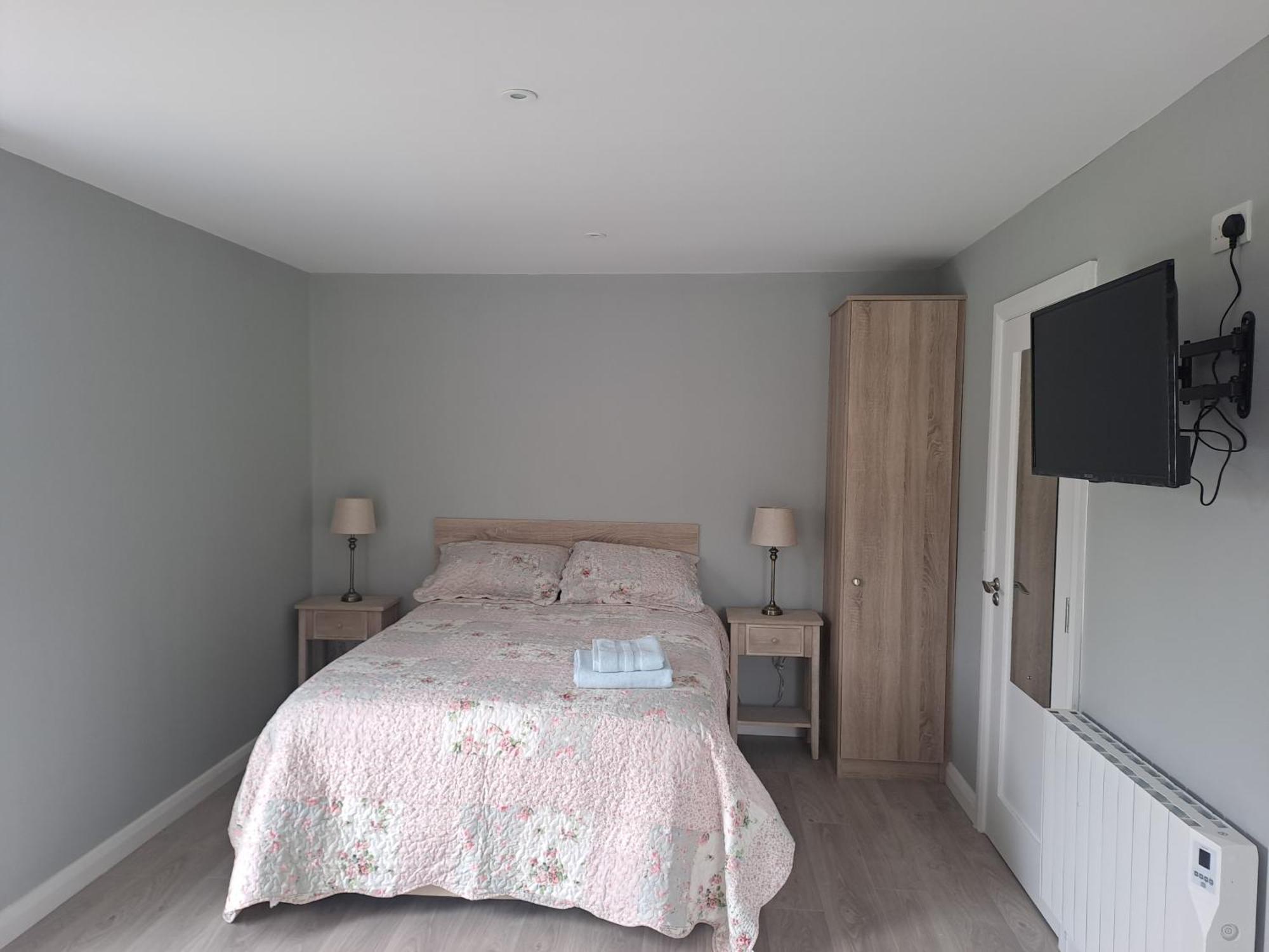 The Paddock Hotel Gort Bagian luar foto